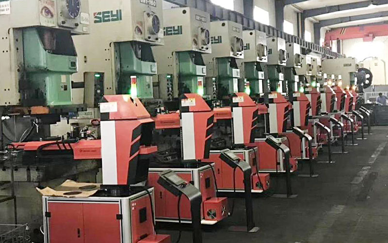 全自動沖壓機(jī)械手的組成及特征有哪些? 全自動沖壓機(jī)械手的組成及特征有哪些?